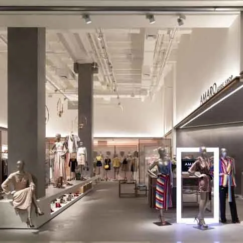 High-Efficiency Luminaires: What to Look for in Modern Commercial Lighting
